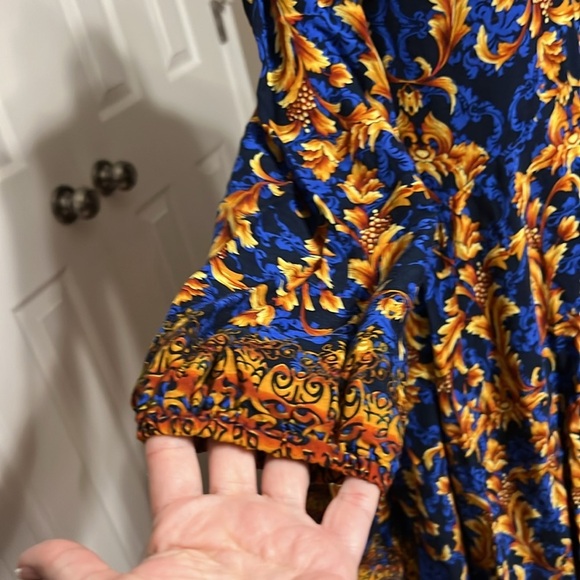 Fit and flare beautiful dress. - Picture 2 of 6